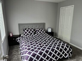 12100 92nd Ave N in Maple Grove, MN - Building Photo