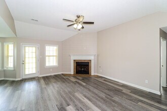 5746 Oakley St, Unit 207 in Olive Branch, MS - Building Photo - Building Photo