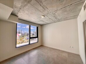 230 NW 32nd St, Unit A4 in Miami, FL - Foto de edificio - Building Photo