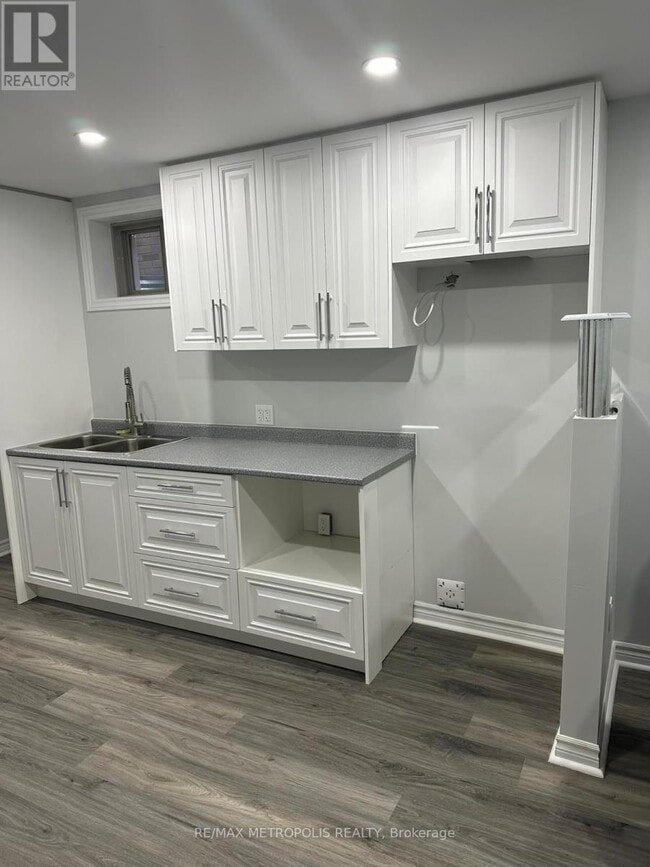 property at 2508 Hibiscus Dr