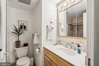 604-36 S Washington Square photo'