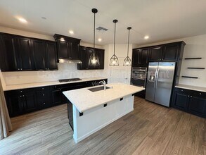 7427 Tapiro Wy in Sacramento, CA - Building Photo - Building Photo