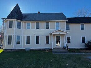 15 Railroad St, Unit #3 in Richmond, VT - Building Photo - Building Photo