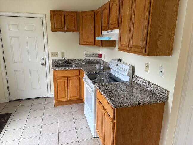146 Sargeant St, Unit 2W in Hartford, CT - Building Photo - Building Photo