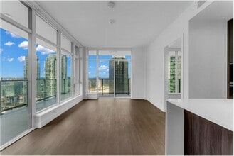 6511 Sussex Av in Burnaby, BC - Building Photo - Building Photo