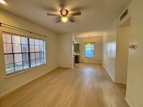 203 E 31st St in Austin, TX - Foto de edificio - Building Photo