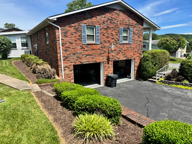 125 Amhurst Ln in Bristol, TN - Building Photo - Building Photo