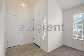 8665 N Cedar Ave in Fresno, CA - Foto de edificio - Building Photo