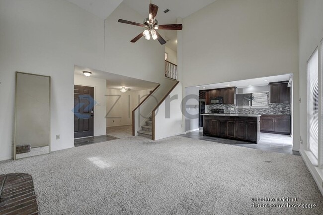 property at 1929 Pinecrest Dr