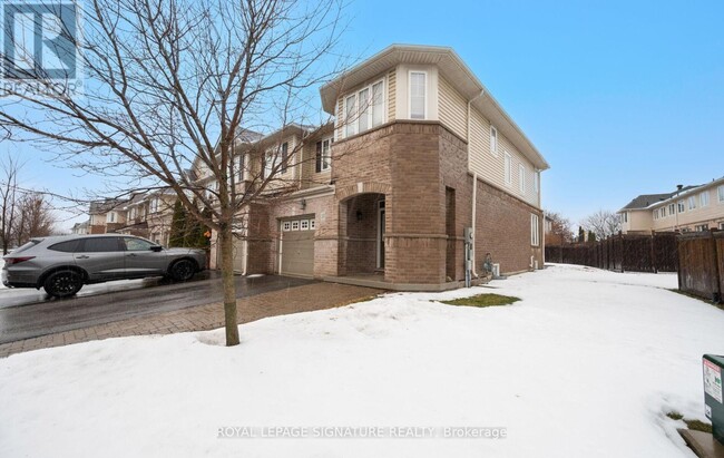 2019 Trawden Way in Oakville, ON - Building Photo - Building Photo