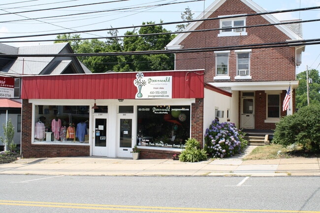 362 E Main St, Unit 2nd floor