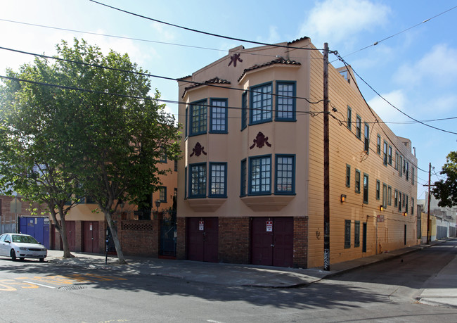 1637 15th St in San Francisco, CA - Foto de edificio - Building Photo