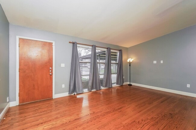 531 Gilbert Ln in San Antonio, TX - Building Photo - Building Photo