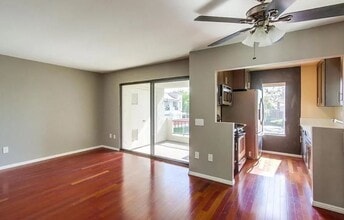 11161 Camino Ruiz, Unit 44 in San Diego, CA - Foto de edificio - Building Photo