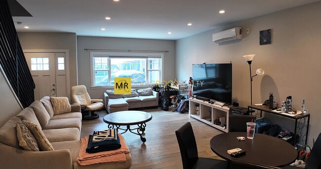 313 Silver St, Unit 1 in Boston, MA - Building Photo - Building Photo