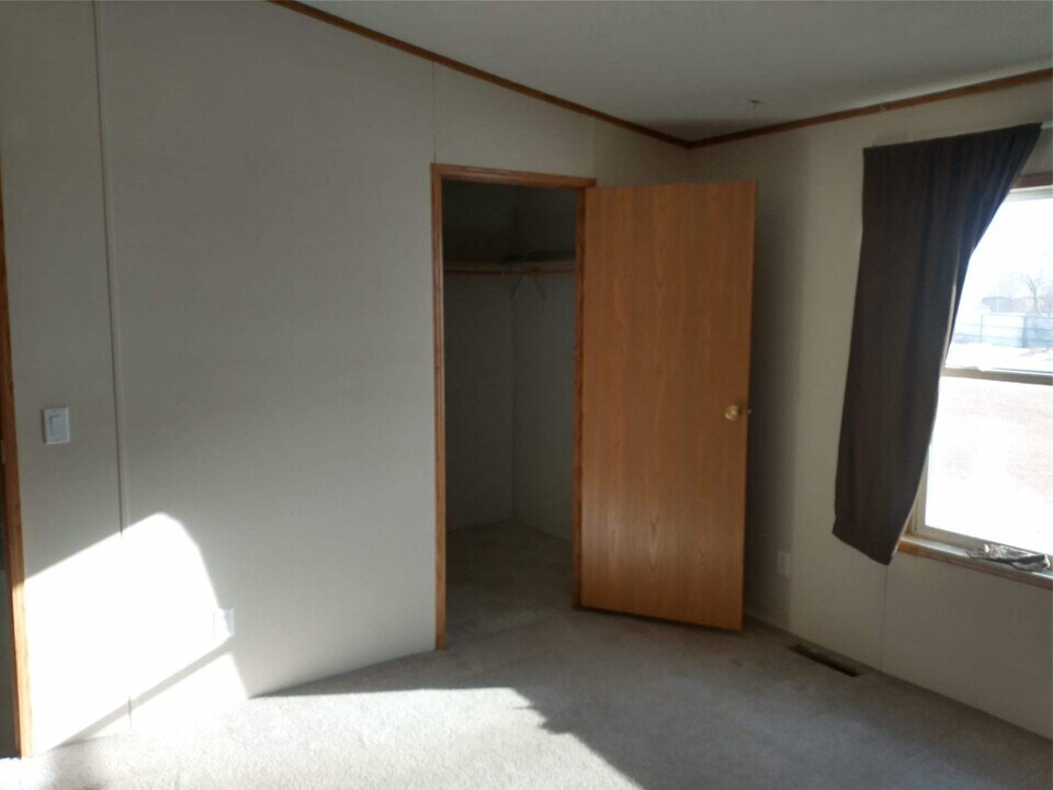 5420 S View Rd in Laramie, WY - Building Photo