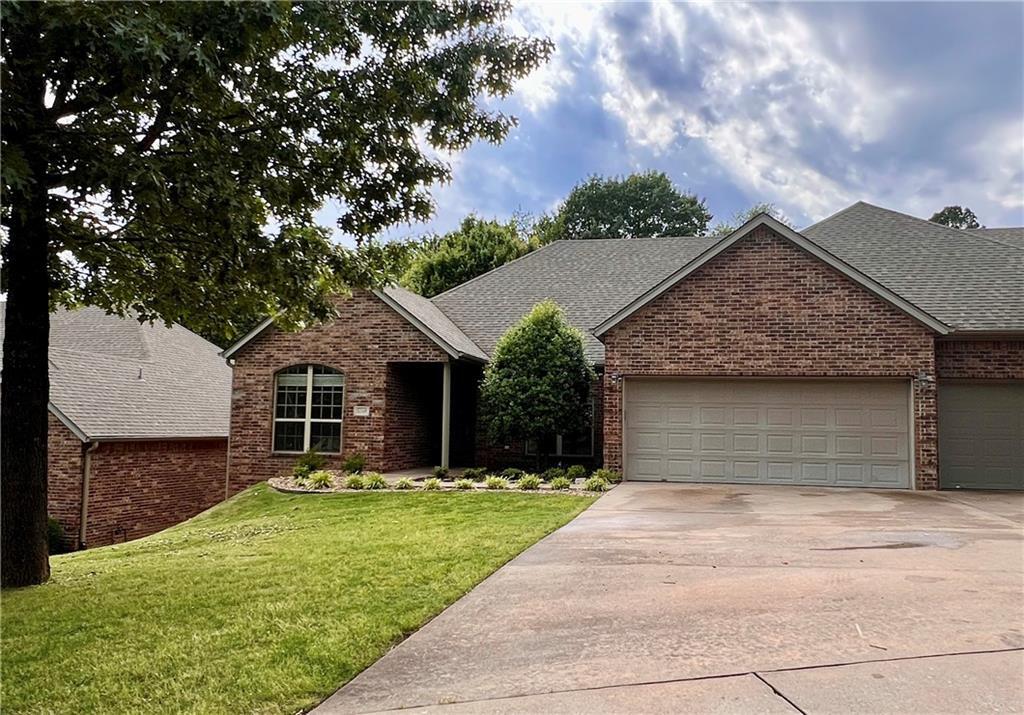 4249 N Meadow View Dr in Fayetteville, AR - Building Photo