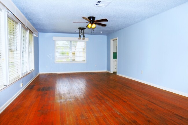 609 Magnolia St in Lake Jackson, TX - Building Photo - Building Photo