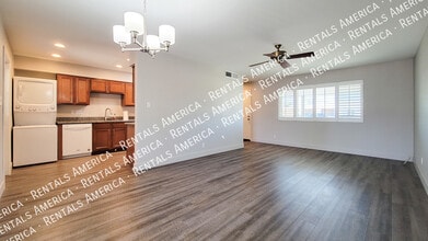 11633 N Desert Hills Dr W in Sun City, AZ - Foto de edificio - Building Photo