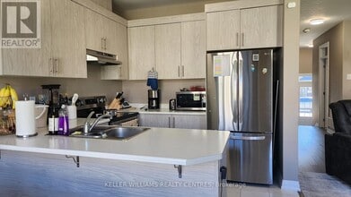 59 Copperhill Hts in Barrie, ON - Building Photo - Building Photo