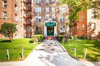 The Winston Apartments in Jamaica, NY - Foto de edificio - Building Photo