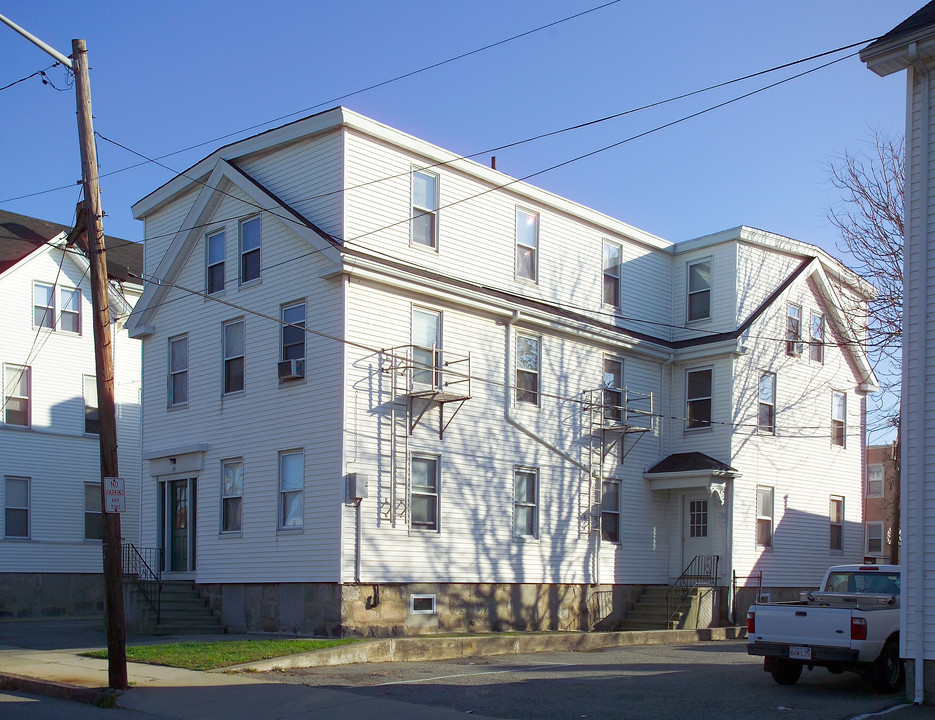 95 High St in Fall River, MA - Building Photo