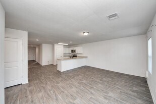 164 Goldenrod in Livingston, TX - Building Photo