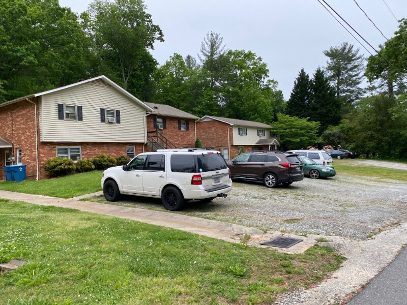 3362 Normandy Park Rd-Unit -B1 in Lenoir, NC - Building Photo
