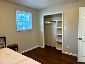 315 Bybee Branch Rd in McMinnville, TN - Building Photo