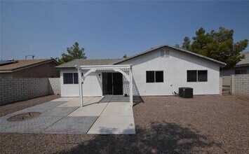 5540 Great Divide St in North Las Vegas, NV - Building Photo - Building Photo
