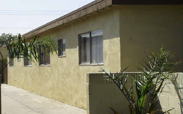 430 West Ave in Fullerton, CA - Building Photo