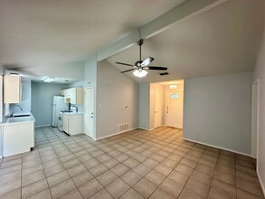301 Craigmont Dr in Austin, TX - Building Photo - Building Photo