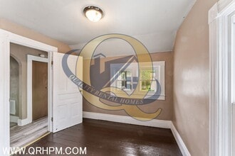613 N Granger St in Saginaw, MI - Building Photo - Building Photo