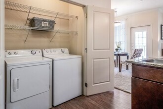 Le Mirage in Midland, TX - Building Photo - Building Photo
