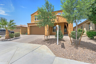 3230 E Wisteria Pl in Chandler, AZ - Foto de edificio - Building Photo