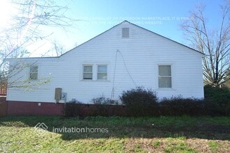 1908 Whitsett St in Burlington, NC - Building Photo - Building Photo