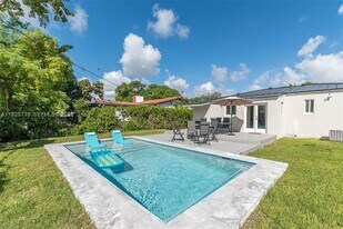 260 NE 46th St in Miami, FL - Building Photo