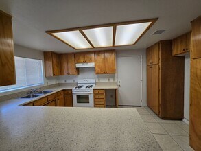 57769 Joshua Ln in Yucca Valley, CA - Building Photo - Building Photo