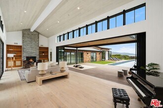 6956 Dume Dr in Malibu, CA - Building Photo - Building Photo
