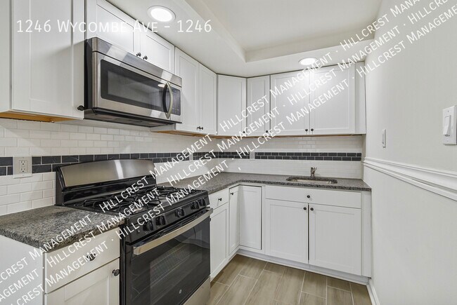 1246 Wycombe Ave in Darby, PA - Building Photo - Building Photo