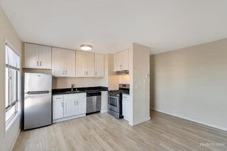 70 Terra Vista Ave in San Francisco, CA - Building Photo - Building Photo