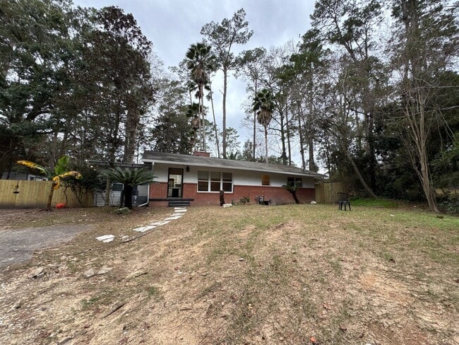 2112 High Rd in Tallahassee, FL - Building Photo - Building Photo