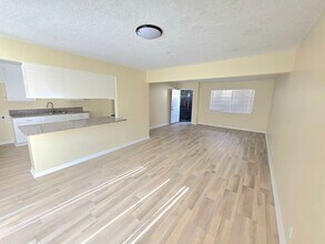 1525-1527 E Eleanor St in Long Beach, CA - Building Photo - Building Photo