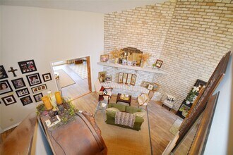 323 E Main St in Brenham, TX - Building Photo - Building Photo