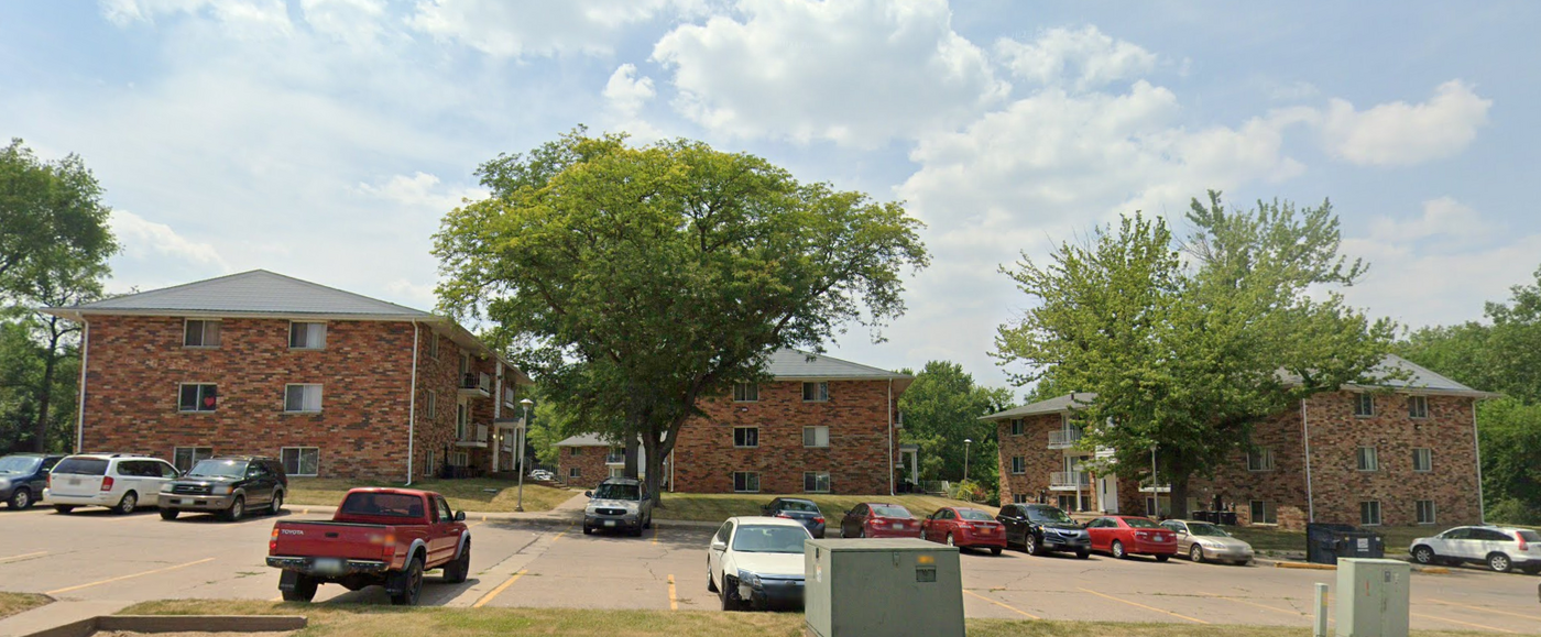 Cedar Hill Apartments in Muscatine, IA - Foto de edificio