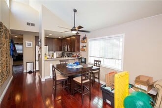 210 20th St in Newport Beach, CA - Building Photo - Building Photo