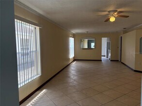 3524 Chinaberry Ln in Sarasota, FL - Building Photo - Building Photo