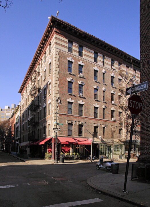 39 Downing St in New York, NY - Foto de edificio