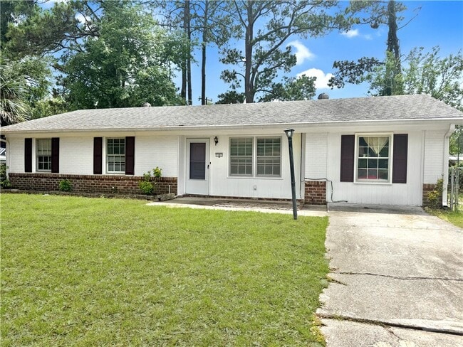 property at 5 Ossabaw Rd