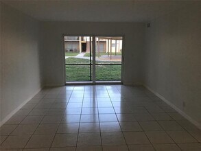2946 NW 55th Ave in Lauderhill, FL - Building Photo - Building Photo